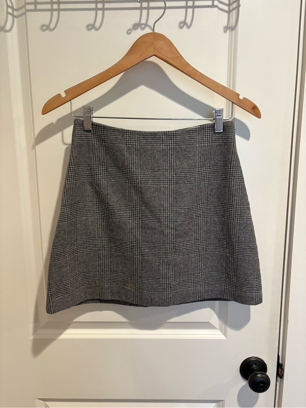 Wilfred Women’s Classic Grey Plaid A-Line mini skirt- size 4